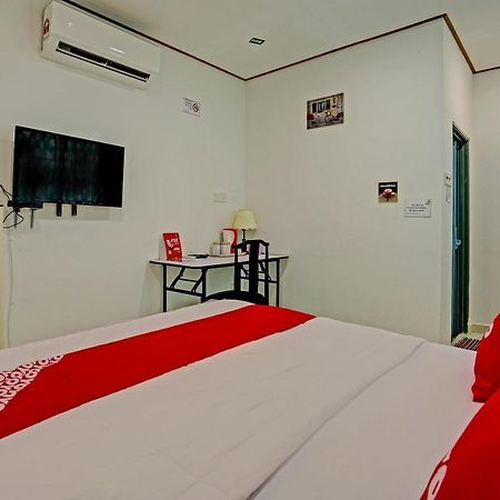 Capital O 90423 Teratai Chalet Hotel Kampong Raja Eksteriør billede