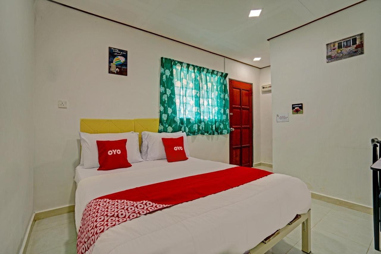 Capital O 90423 Teratai Chalet Hotel Kampong Raja Eksteriør billede