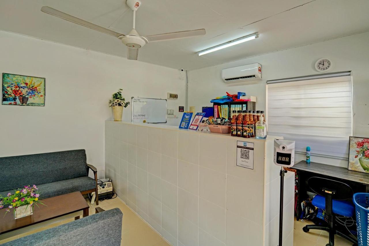 Capital O 90423 Teratai Chalet Hotel Kampong Raja Eksteriør billede