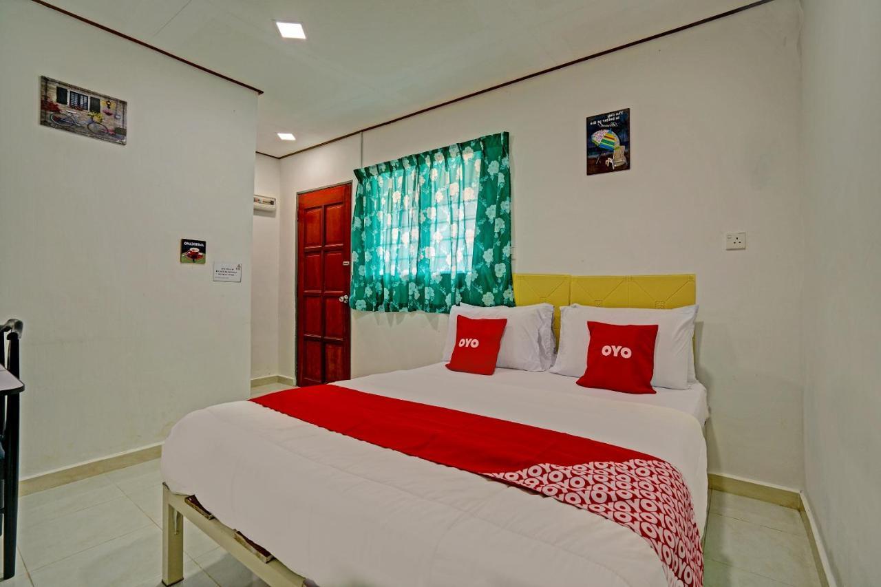 Capital O 90423 Teratai Chalet Hotel Kampong Raja Eksteriør billede